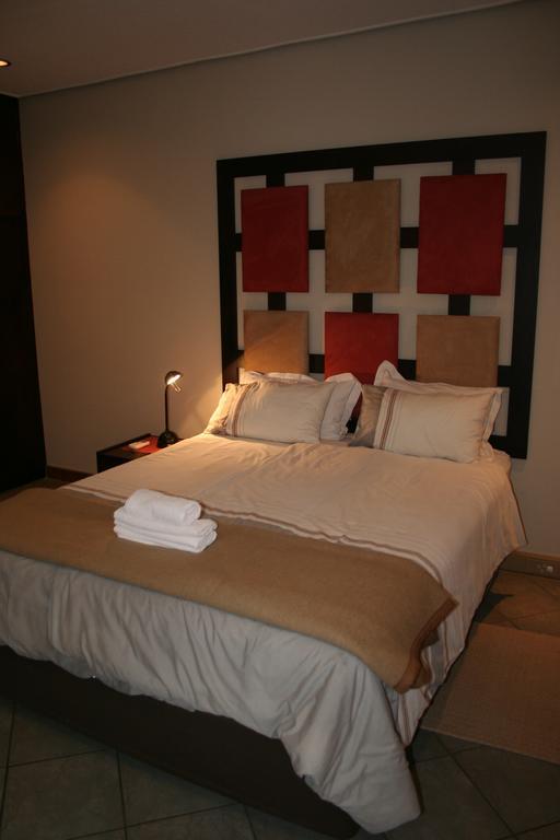 De Vagebond Hotel-Pension Windhoek Bagian luar foto