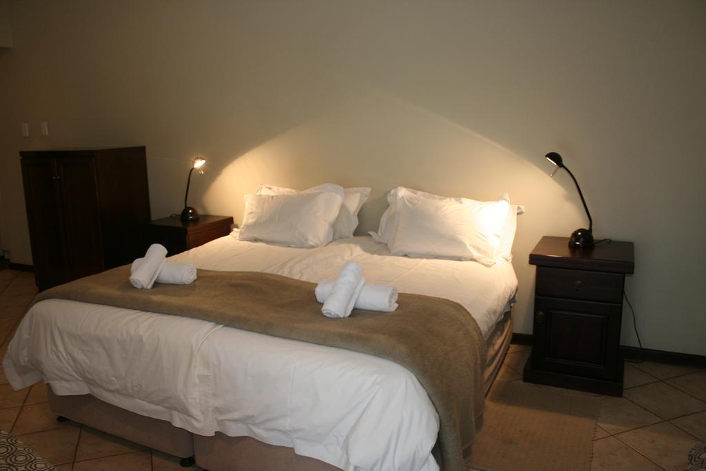 De Vagebond Hotel-Pension Windhoek Bagian luar foto