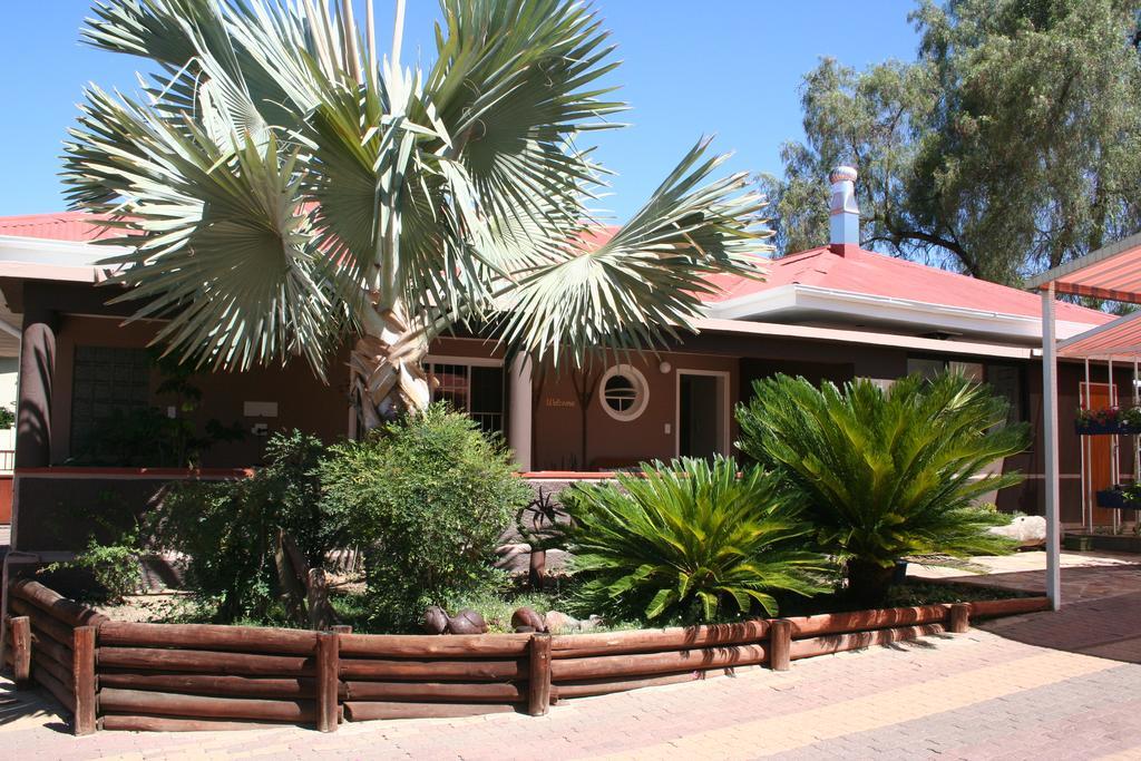 De Vagebond Hotel-Pension Windhoek Bagian luar foto